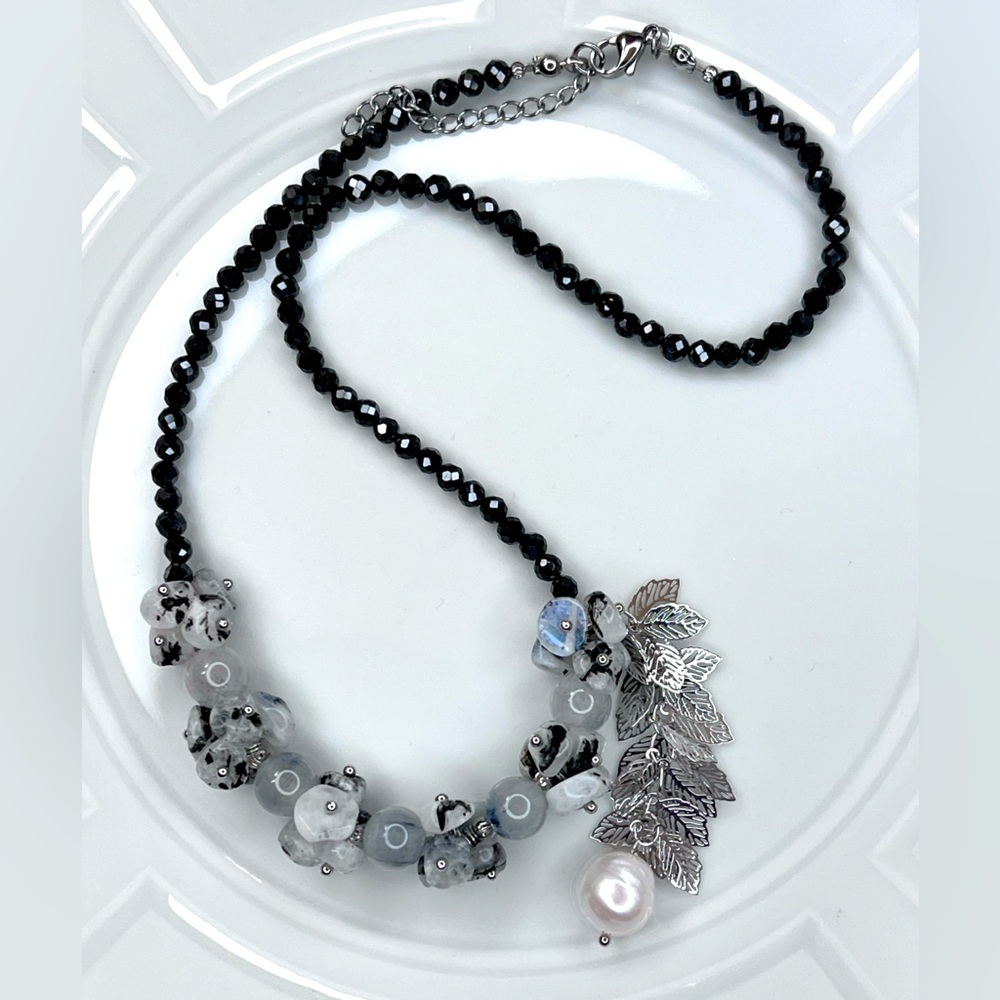 Handmade Freshwater Pearl Gemstone 💎 Adjustable Necklace